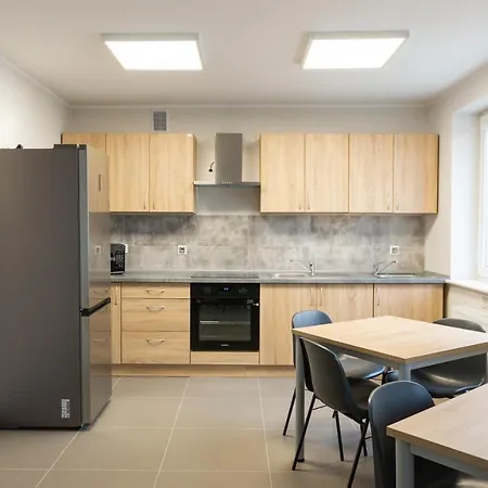 מלון Dom Studencki Komenik