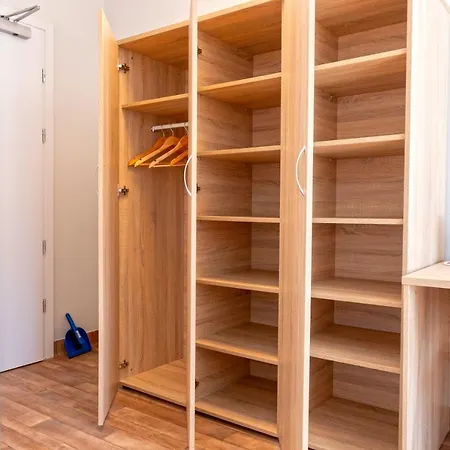 Dom Studencki Komenik *