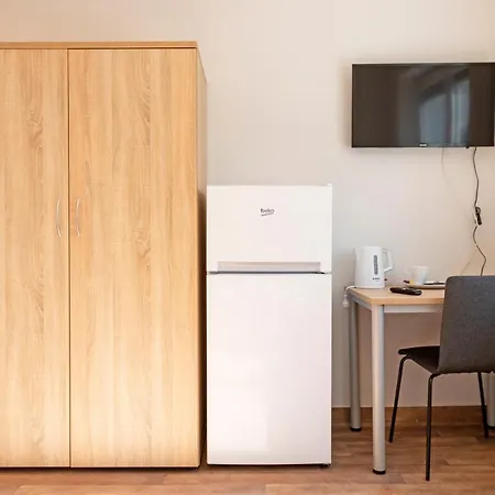 Dom Studencki Komenik * לז'נו