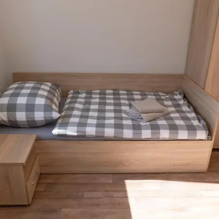 Dom Studencki Komenik לז'נו