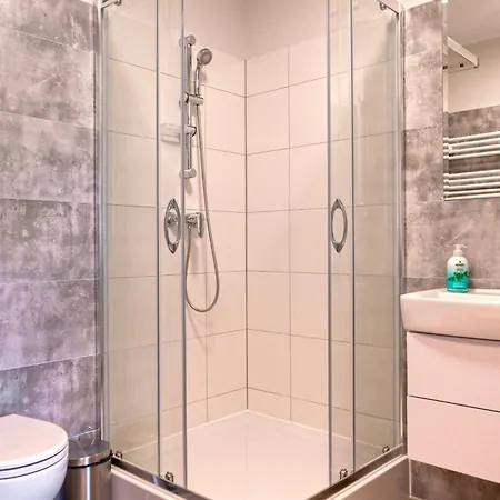 Dom Studencki Komenik לז'נו