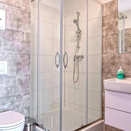 Dom Studencki Komenik * Leszno