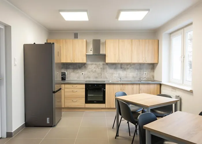 Отель Dom Studencki Komenik