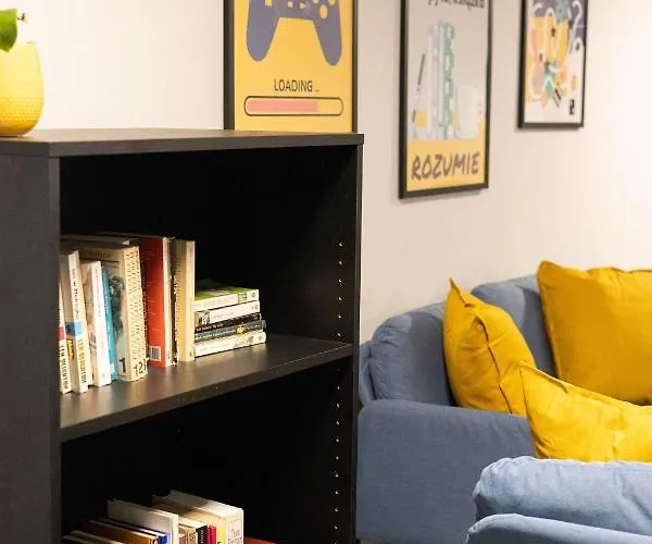 Dom Studencki Komenik * Лешно