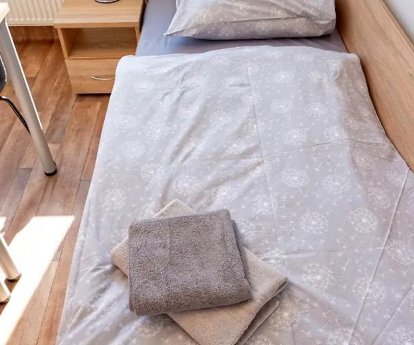 Отель Dom Studencki Komenik