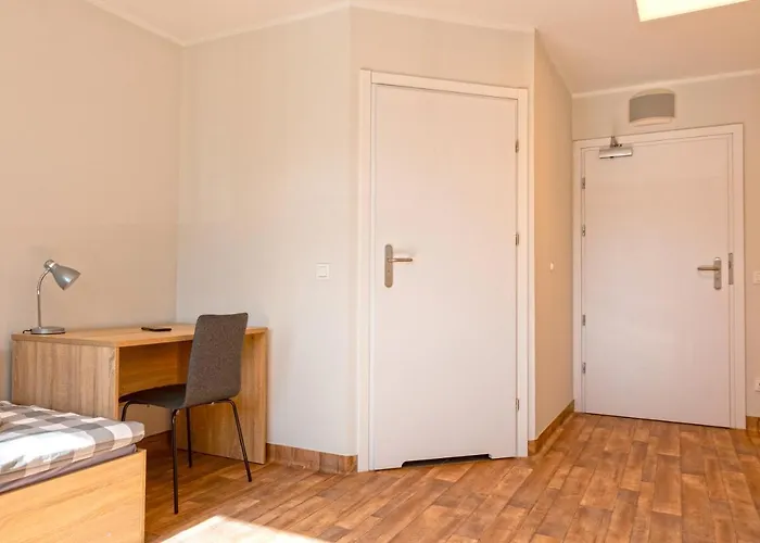 Dom Studencki Komenik Hotel *