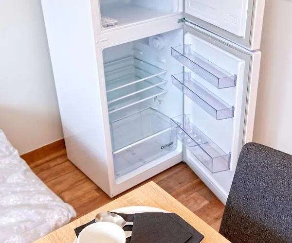 Dom Studencki Komenik Отель