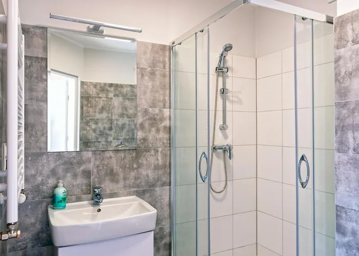 Dom Studencki Komenik Отель *