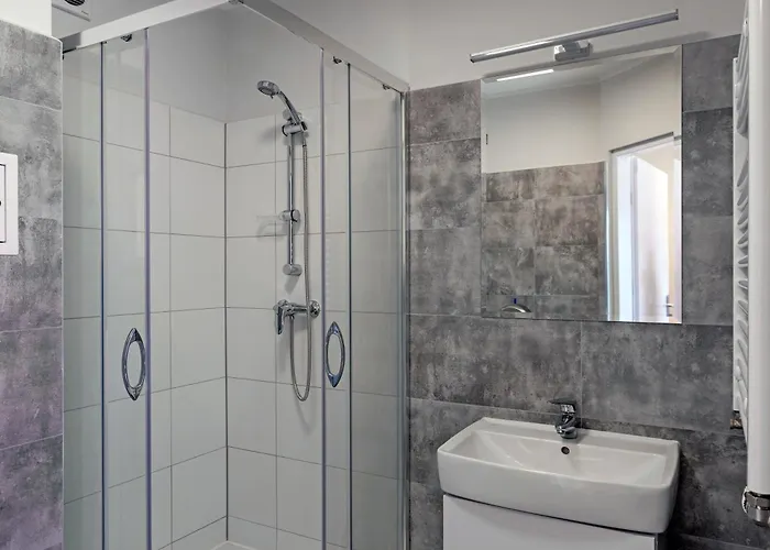 Hotel Dom Studencki Komenik *